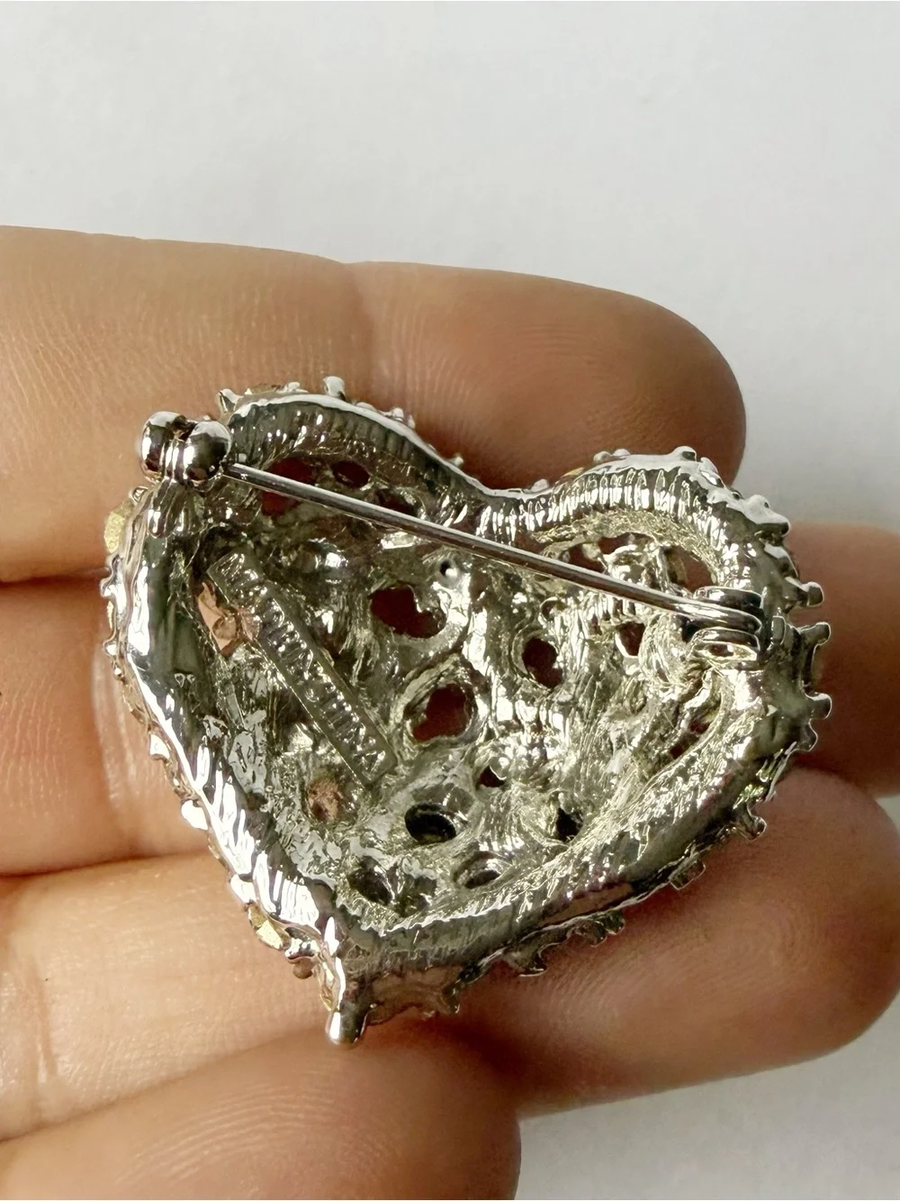 Lavender Light Purple Heart Rhinestone Crystal Brooch Pin